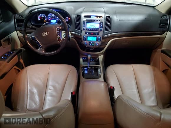 ✅ 2010 Hyundai Santa Fe Limited • VIN: 5NMSK4AG9AH341369 • Lot: 82395954. Listed on Copart with 199,818 mi. Free auction sales archive from the USA and detailed vehicle history report at DreamBid. Image 8.