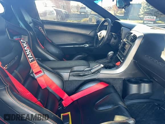 2007 Chevrolet Corvette z VIN 1G1YY26U475107303, wystawiony jako Copart lot #91563725 z przebiegiem Nie podano mil oraz Czysty tytuł • Clean title. Historia ofert i sprzedaży dostępna na DreamBid. Obrazek 5.