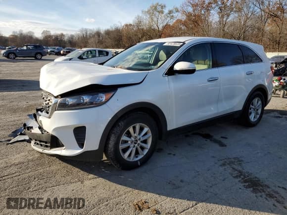 ✅ 2020 Kia Sorento LX • VIN: 5XYPG4A37LG695392 • Лот: 92428635. Опубликован ранее на Copart с пробегом 134 950 миль. Бесплатный доступ к архиву аукционных продаж из США и подробный отчёт об истории автомобиля на DreamBid. Изображение 1.