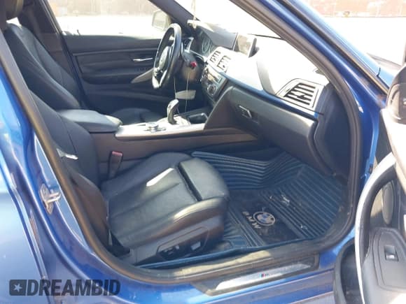 ✅ 2015 BMW 3 Series 335i • VIN: WBA3A9G51FNS66071 • Lot: 40630167. Wystawiony na IAAI z przebiegiem 144 373 mil. Bezpłatny archiwum sprzedaży aukcyjnych z USA i szczegółowy raport historii pojazdu na DreamBid. Zdjęcie 5.