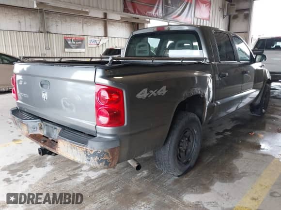 2005 Dodge Dakota ST с VIN 1D7HW28K35S343289, выставлен на аукционе IAAI как лот 41901707 с пробегом 187 617 миль миль и . История ставок и продаж доступна на DreamBid. Изображение 4.