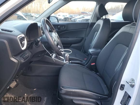 ✅ 2022 Hyundai Venue Limited • VIN: KMHRC8A36NU180604 • Lot: 84219934. Listed on Copart with 39,064 mi. Free auction sales archive from the USA and detailed vehicle history report at DreamBid. Image 7.