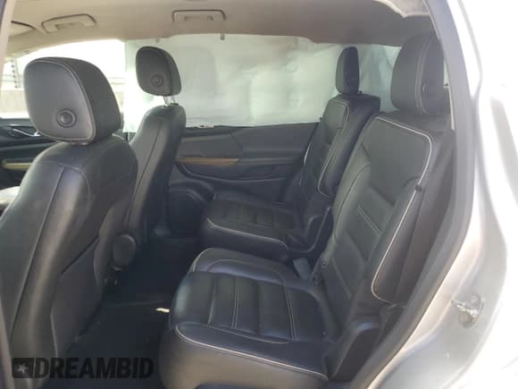 ✅ 2019 GMC Acadia Denali • VIN: 1GKKNXLS5KZ190235 • Lot: 86320805. Listed on Copart with 105,124 mi. Free auction sales archive from the USA and detailed vehicle history report at DreamBid. Image 10.