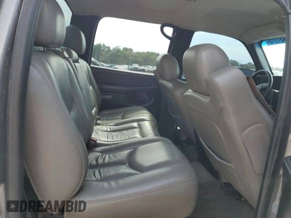 ✅ 2006 Chevrolet Silverado 1500 LT1 • VIN: 2GCEK13ZX61281947 • Lot: 86431175. Wystawiony na Copart z przebiegiem 230 506 mil mil. Skorzystaj z bezpłatnego archiwum sprzedaży aukcyjnych z USA i zobacz szczegółowy raport historii pojazdu na DreamBid. Zdjęcie 10.