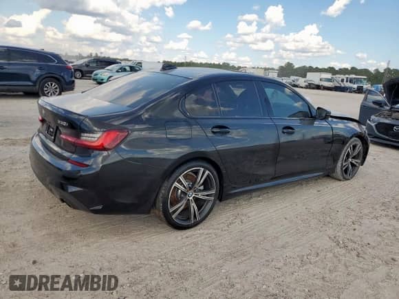 2022 BMW 3 Series 330i z VIN 3MW5R1J07N8C51897, wystawiony jako Copart lot #85745195 z przebiegiem 31 773 mil mil oraz Nie do naprawy • Non repairable. Historia ofert i sprzedaży dostępna na DreamBid. Obrazek 3.