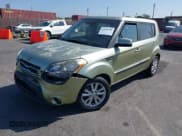 ✅ 2013 Kia Soul + • VIN: KNDJT2A61D7598249 • Лот: 43021950. Опубликован ранее на IAAI с пробегом 66 157 миль. Бесплатный доступ к архиву аукционных продаж из США и подробный отчёт об истории автомобиля на DreamBid. Изображение 2.