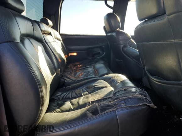 ✅ 2002 Chevrolet Silverado 2500HD LT • VIN: 1GCHK23U62F193911 • Lot: 87440435. Wystawiony na Copart z przebiegiem 183 509 mil. Bezpłatny archiwum sprzedaży aukcyjnych z USA i szczegółowy raport historii pojazdu na DreamBid. Zdjęcie 10.