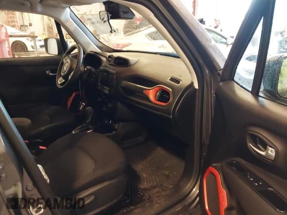 ✅ 2018 Jeep Renegade Sport • VIN: ZACCJBABXJPH72202 • Лот: 42538894. Опубликован ранее на IAAI с пробегом 49 877 миль. Бесплатный доступ к архиву аукционных продаж из США и подробный отчёт об истории автомобиля на DreamBid. Изображение 5.