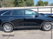 ✅ 2018 Kia Sorento L • VIN: 5XYPG4A39JG376878 • Lot: 43266125. Wystawiony na IAAI z przebiegiem 132 942 mil. Bezpłatny archiwum sprzedaży aukcyjnych z USA i szczegółowy raport historii pojazdu na DreamBid. Zdjęcie 14.