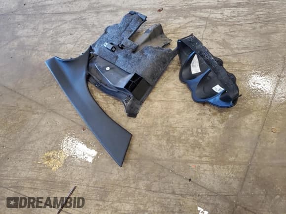 ✅ 2009 Mercedes-Benz SL 550 • VIN: WDBSK71F59F151939 • Лот: 71189084. Опубликован ранее на Copart с пробегом Не указан. Бесплатный доступ к архиву аукционных продаж из США и подробный отчёт об истории автомобиля на DreamBid. Изображение 12.