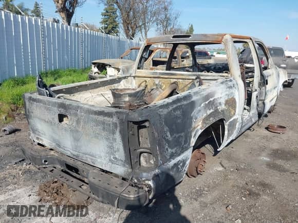 ✅ 2006 GMC Sierra 1500 SLE1 • VIN: 2GTEC13T661195866 • Lot: 41402673. Listed on IAAI with Not provided. Free auction sales archive from the USA and detailed vehicle history report at DreamBid. Image 4.