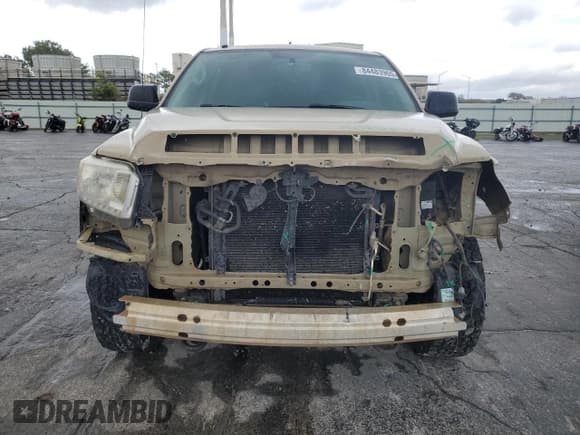 ✅ 2017 Toyota Tundra SR5 • VIN: 5TFDW5F15HX662978 • Лот: 84483965. Опубликован ранее на Copart с пробегом 201 312 миль. Бесплатный доступ к архиву аукционных продаж из США и подробный отчёт об истории автомобиля на DreamBid. Изображение 5.