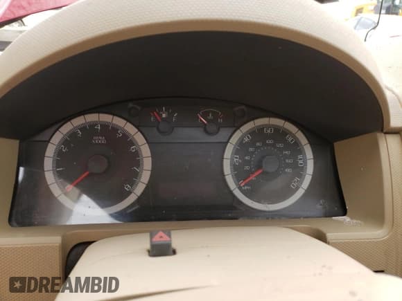 ✅ 2010 Ford Escape Limited • VIN: 1FMCU0EG9AKA43552 • Lot: 51280825. Wystawiony na Copart z przebiegiem Nie podano. Bezpłatny archiwum sprzedaży aukcyjnych z USA i szczegółowy raport historii pojazdu na DreamBid. Zdjęcie 9.