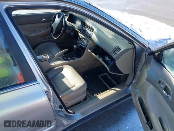 ✅ 1997 Honda Accord EX • VIN: 1HGCD5662VA137356 • Лот: 41258573. Опубликован ранее на IAAI с пробегом 177 751 миль. Бесплатный доступ к архиву аукционных продаж из США и подробный отчёт об истории автомобиля на DreamBid. Изображение 5.