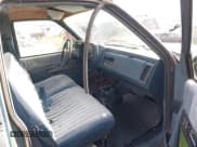 ✅ 1991 Chevrolet Silverado 1500 • VIN: 1GCDK14KXME109748 • Lot: 43690868. Wystawiony na IAAI z przebiegiem 204 438 mil. Bezpłatny archiwum sprzedaży aukcyjnych z USA i szczegółowy raport historii pojazdu na DreamBid. Zdjęcie 5.