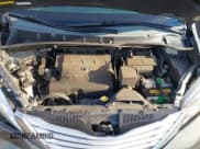 ✅ 2013 Toyota Sienna XLE • VIN: 5TDDK3DC8DS060399 • Lot: 43742313. Wystawiony na IAAI z przebiegiem 196 722 mil. Bezpłatny archiwum sprzedaży aukcyjnych z USA i szczegółowy raport historii pojazdu na DreamBid. Zdjęcie 10.