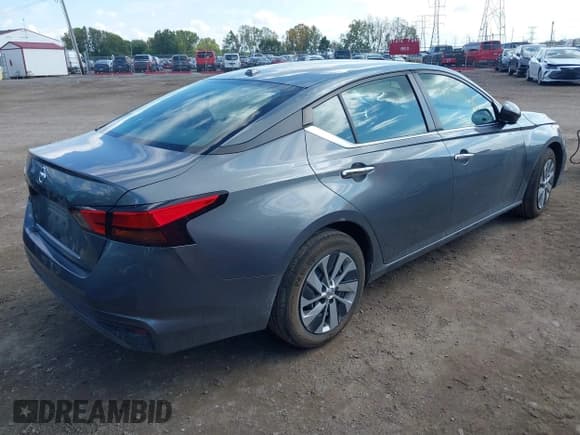 ✅ 2020 Nissan Altima S • VIN: 1N4BL4BVXLC275559 • Lot: 43308448. Wystawiony na IAAI z przebiegiem 136 169 mil. Bezpłatny archiwum sprzedaży aukcyjnych z USA i szczegółowy raport historii pojazdu na DreamBid. Zdjęcie 4.