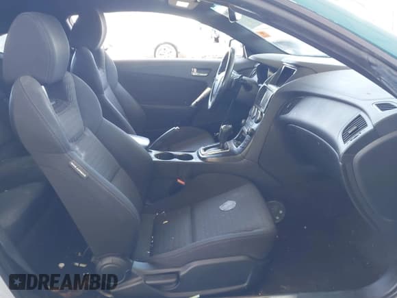 ✅ 2014 Hyundai Genesis Coupe 2.0T • VIN: KMHHT6KD5EU114178 • Lot: 42392849. Wystawiony na IAAI z przebiegiem 89 433 mil. Bezpłatny archiwum sprzedaży aukcyjnych z USA i szczegółowy raport historii pojazdu na DreamBid. Zdjęcie 5.