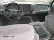 1998 Chevrolet Silverado 1500 z VIN 1GCEC14R3WZ141824, wystawiony jako Copart lot #84471025 z przebiegiem 171 517 mil mil oraz Szkoda całkowita • Salvage title. Historia ofert i sprzedaży dostępna na DreamBid. Obrazek 8.