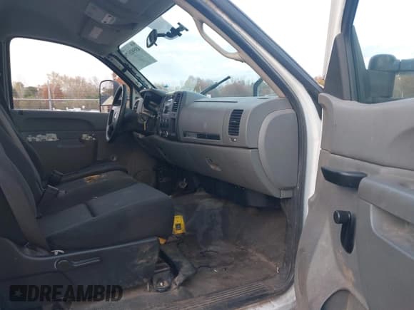 ✅ 2011 Chevrolet Silverado 2500HD Work Truck • VIN: 1GC0CVCG4BF161397 • Лот: 43592679. Опубликован ранее на IAAI с пробегом 189 996 миль. Бесплатный доступ к архиву аукционных продаж из США и подробный отчёт об истории автомобиля на DreamBid. Изображение 5.