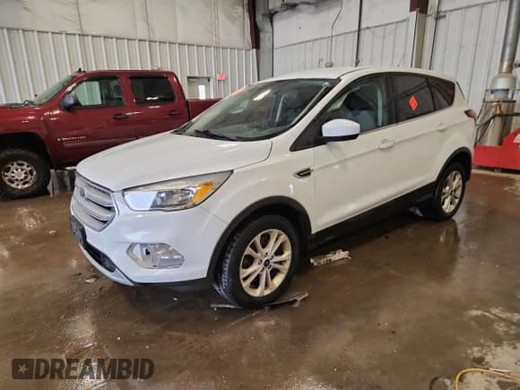 ✅ 2017 Ford Escape SE • VIN: 1FMCU9GD5HUC48386 • Лот: 90955865. Опубликован ранее на Copart с пробегом 212 196 миль. Бесплатный доступ к архиву аукционных продаж из США и подробный отчёт об истории автомобиля на DreamBid. Изображение 1.