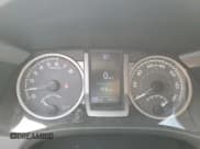 ✅ 2017 Toyota Tacoma SR5 • VIN: 5TFRZ5CN2HX043288 • Лот: 64279505. Опубликован ранее на Copart с пробегом 74 957 миль. Бесплатный доступ к архиву аукционных продаж из США и подробный отчёт об истории автомобиля на DreamBid. Изображение 9.