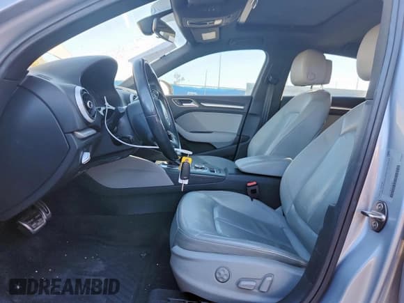 ✅ 2017 Audi A3 Premium • VIN: WAUAUGFF2H1053475 • Лот: 91998055. Опубликован ранее на Copart с пробегом 108 074 миль. Бесплатный доступ к архиву аукционных продаж из США и подробный отчёт об истории автомобиля на DreamBid. Изображение 7.