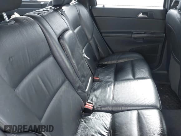 ✅ 2010 Volvo V50 R-Design • VIN: YV1672MJ4A2557403 • Lot: 41407376. Listed on IAAI with 165,004 mi. Free auction sales archive from the USA and detailed vehicle history report at DreamBid. Image 8.