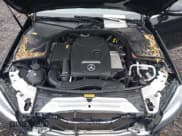 ✅ 2016 Mercedes-Benz C 300 • VIN: 55SWF4KB0GU139151 • Lot: 43635743. Wystawiony na IAAI z przebiegiem 33 416 mil. Bezpłatny archiwum sprzedaży aukcyjnych z USA i szczegółowy raport historii pojazdu na DreamBid. Zdjęcie 10.