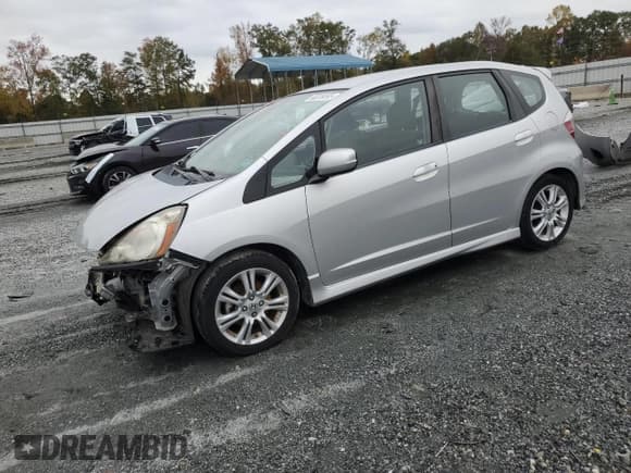 ✅ 2011 Honda Fit Sport • VIN: JHMGE8H57BC002973 • Лот: 90239595. Опубликован ранее на Copart с пробегом 106 447 миль. Бесплатный доступ к архиву аукционных продаж из США и подробный отчёт об истории автомобиля на DreamBid. Изображение 1.