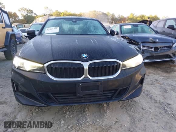 2024 BMW 3 Series 330i xDrive z VIN 3MW89FF02R8E13041, wystawiony jako IAAI lot #43489376 z przebiegiem 39 474 mil mil oraz . Historia ofert i sprzedaży dostępna na DreamBid. Obrazek 6.