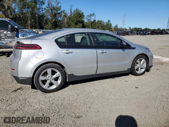 ✅ 2013 Chevrolet Volt • VIN: 1G1RA6E49DU143670 • Lot: 82230694. Wystawiony na Copart z przebiegiem 85 072 mil. Bezpłatny archiwum sprzedaży aukcyjnych z USA i szczegółowy raport historii pojazdu na DreamBid. Zdjęcie 3.