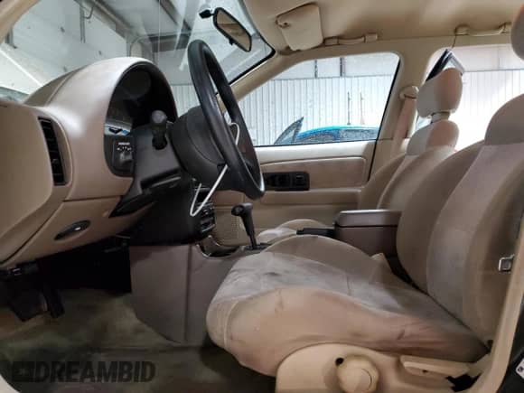 1995 Saturn SL с VIN 1G8ZK5271SZ238117, выставлен на аукционе Copart как лот 83723624 с пробегом 80 535 миль миль и Чистый • Clean title. История ставок и продаж доступна на DreamBid. Изображение 7.