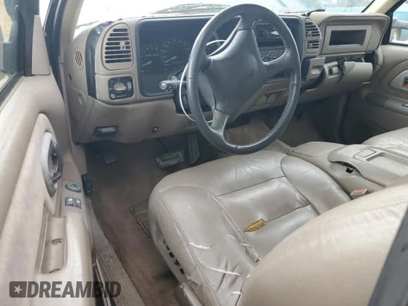 ✅ 1998 GMC Sierra 2500 • VIN: 1GTGC29R3WE533233 • Лот: 56223535. Опубликован ранее на Copart с пробегом 171 217 миль. Бесплатный доступ к архиву аукционных продаж из США и подробный отчёт об истории автомобиля на DreamBid. Изображение 8.