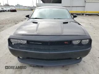 ✅ 2014 Dodge Challenger R/T Classic • VIN: 2C3CDYBT3EH242179 • Lot: 43956745. Wystawiony na Copart z przebiegiem 57 368 mil. Bezpłatny archiwum sprzedaży aukcyjnych z USA i szczegółowy raport historii pojazdu na DreamBid. Zdjęcie 5.