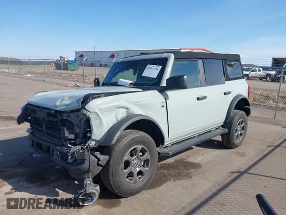 ✅ 2021 Ford Bronco • VIN: 1FMDE5BH9MLA61091 • Lot: 42047298. Wystawiony na IAAI z przebiegiem 31 479 mil. Bezpłatny archiwum sprzedaży aukcyjnych z USA i szczegółowy raport historii pojazdu na DreamBid. Zdjęcie 17.