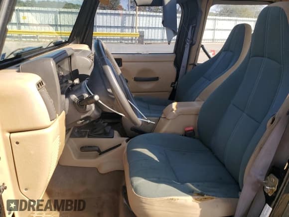 ✅ 2001 Jeep Wrangler Sahara • VIN: 1J4FA59S51P316375 • Lot: 85130815. Listed on Copart with 258,051 mi. Free auction sales archive from the USA and detailed vehicle history report at DreamBid. Image 7.