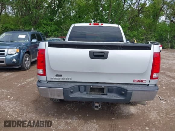 ✅ 2013 GMC Sierra 1500 SL • VIN: 1GTR1UEA7DZ192385 • Lot: 42158566. Wystawiony na IAAI z przebiegiem 202 963 mil. Bezpłatny archiwum sprzedaży aukcyjnych z USA i szczegółowy raport historii pojazdu na DreamBid. Zdjęcie 16.