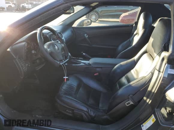 2009 Chevrolet Corvette с VIN 1G1YY36W795107256, выставлен на аукционе Copart как лот 50815345 с пробегом 112 147 миль миль и Списание • Salvage title. История ставок и продаж доступна на DreamBid. Изображение 7.