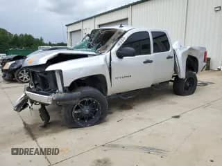 2013 Chevrolet Silverado 1500 LT with VIN 3GCPKSE7XDG176145, listed as a Copart auction lot 68161875 with Not provided miles and Salvage title. Bid and sale history available at DreamBid. Image 1.
