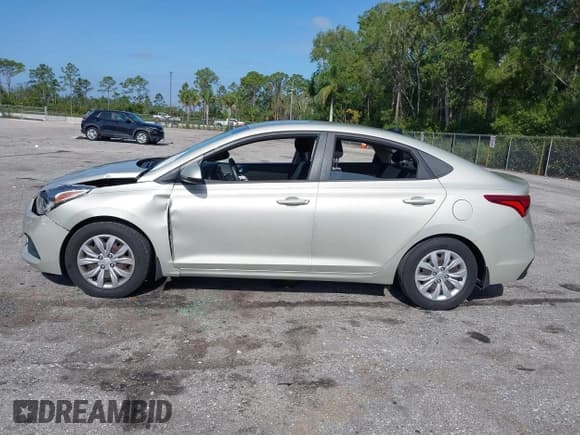 ✅ 2018 Hyundai Accent SE • VIN: 3KPC24A36JE033486 • Lot: 41995147. Wystawiony na IAAI z przebiegiem 75 599 mil. Bezpłatny archiwum sprzedaży aukcyjnych z USA i szczegółowy raport historii pojazdu na DreamBid. Zdjęcie 15.