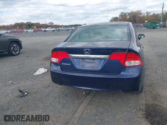 ✅ 2011 Honda Civic LX • VIN: 2HGFA1F56BH521398 • Lot: 43503543. Wystawiony na IAAI z przebiegiem 165 423 mil. Bezpłatny archiwum sprzedaży aukcyjnych z USA i szczegółowy raport historii pojazdu na DreamBid. Zdjęcie 17.