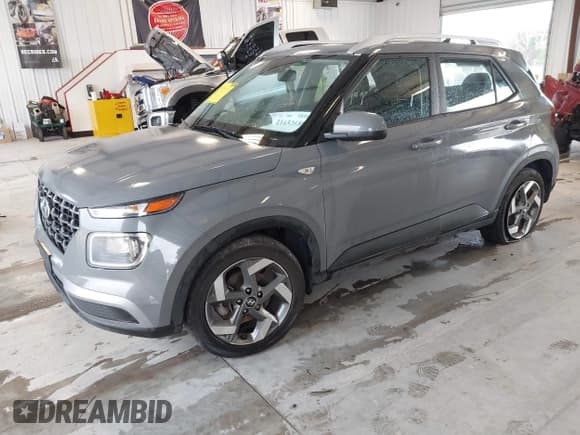 ✅ 2022 Hyundai Venue SEL • VIN: KMHRC8A3XNU155124 • Lot: 41652688. Listed on IAAI with 44,382 mi. Free auction sales archive from the USA and detailed vehicle history report at DreamBid. Image 17.