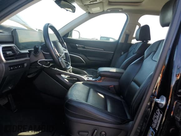 ✅ 2023 Kia Telluride S • VIN: 5XYP6DGC5PG354220 • Lot: 49567635. Wystawiony na Copart z przebiegiem 25 571 mil. Bezpłatny archiwum sprzedaży aukcyjnych z USA i szczegółowy raport historii pojazdu na DreamBid. Zdjęcie 7.