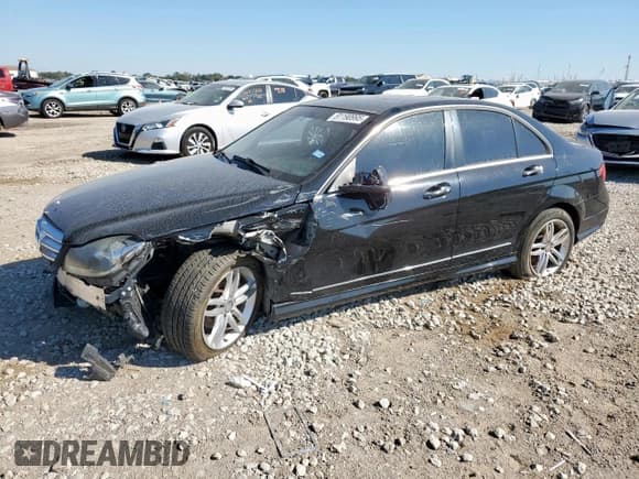 ✅ 2013 Mercedes-Benz C 250 Sport • VIN: WDDGF4HB4DR256014 • Lot: 91190995. Wystawiony na Copart z przebiegiem 141 350 mil. Bezpłatny archiwum sprzedaży aukcyjnych z USA i szczegółowy raport historii pojazdu na DreamBid. Zdjęcie 1.