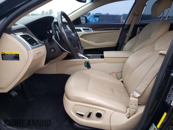 ✅ 2015 Hyundai Genesis 3.8L • VIN: KMHGN4JE7FU048853 • Lot: 85131584. Listed on Copart with 116,957 mi. Free auction sales archive from the USA and detailed vehicle history report at DreamBid. Image 7.