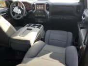 ✅ 2019 Chevrolet Silverado 1500 Custom Trail Boss • VIN: 3GCPYCEF3KG305352 • Lot: 90046115. Wystawiony na Copart z przebiegiem 93 974 mil. Bezpłatny archiwum sprzedaży aukcyjnych z USA i szczegółowy raport historii pojazdu na DreamBid. Zdjęcie 8.