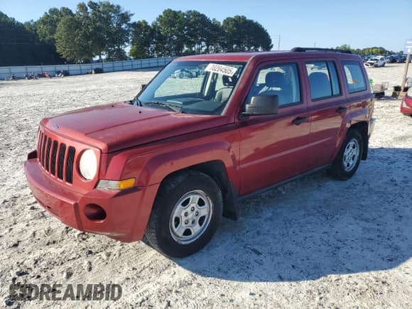 ✅ 2008 Jeep Patriot Sport • VIN: 1J8FT28098D714899 • Lot: 70204505. Wystawiony na Copart z przebiegiem 62 182 mil. Bezpłatny archiwum sprzedaży aukcyjnych z USA i szczegółowy raport historii pojazdu na DreamBid. Zdjęcie 1.