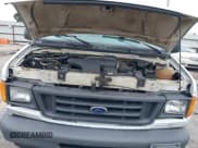 ✅ 2005 Ford Econoline Passenger XL • VIN: 1FBNE31L35HB11236 • Lot: 42590942. Wystawiony na IAAI z przebiegiem 149 239 mil. Bezpłatny archiwum sprzedaży aukcyjnych z USA i szczegółowy raport historii pojazdu na DreamBid. Zdjęcie 10.