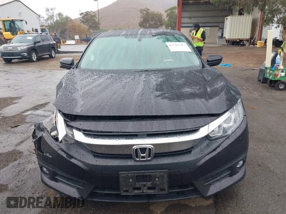 ✅ 2018 Honda Civic EX-T • VIN: JHMFC1F30JX028784 • Lot: 43709664. Listed on IAAI with 117,072 mi. Free auction sales archive from the USA and detailed vehicle history report at DreamBid. Image 12.